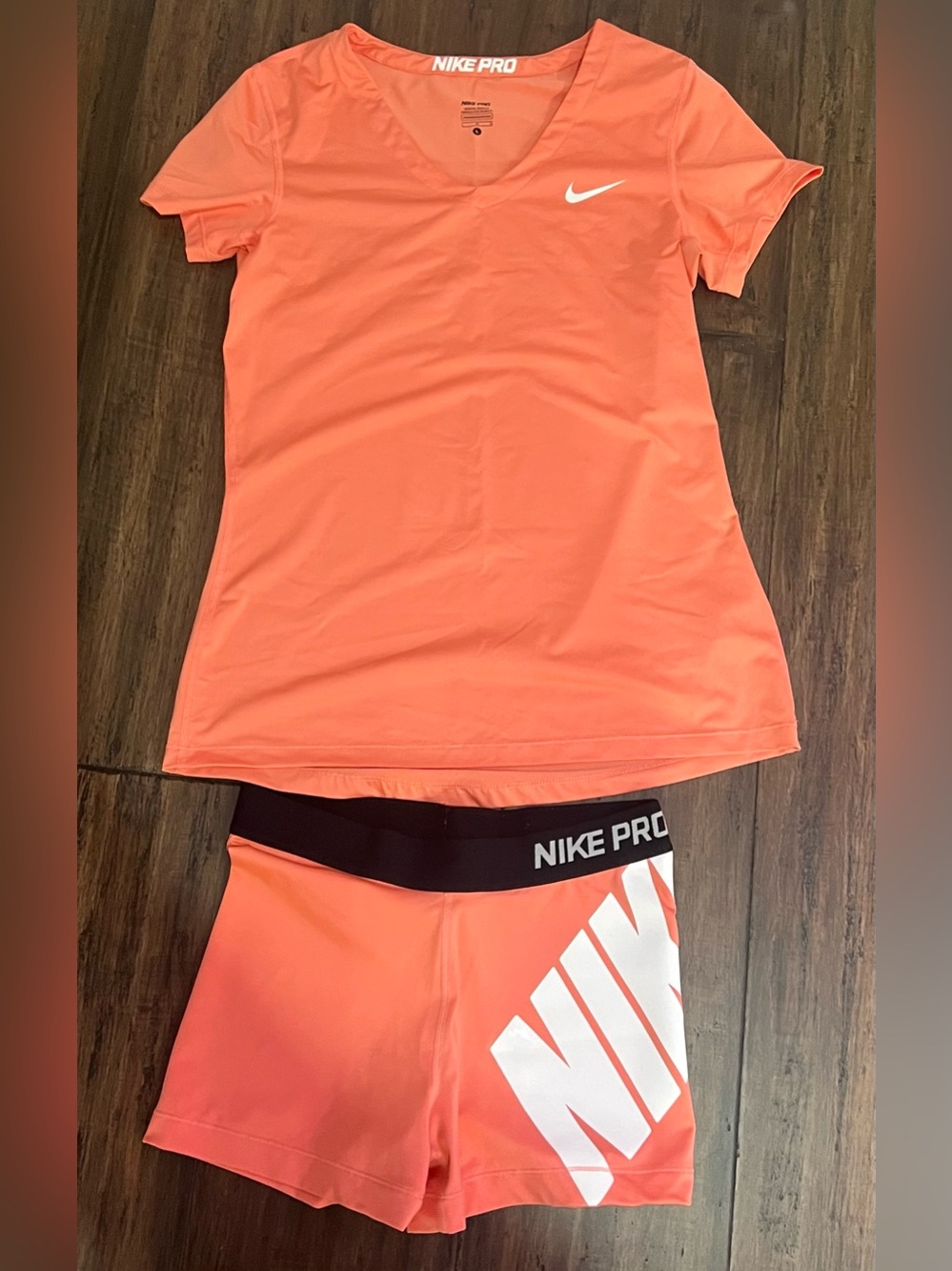 Women's Nike Pro T-shirt & Short Combo Color Coral Orange Size L